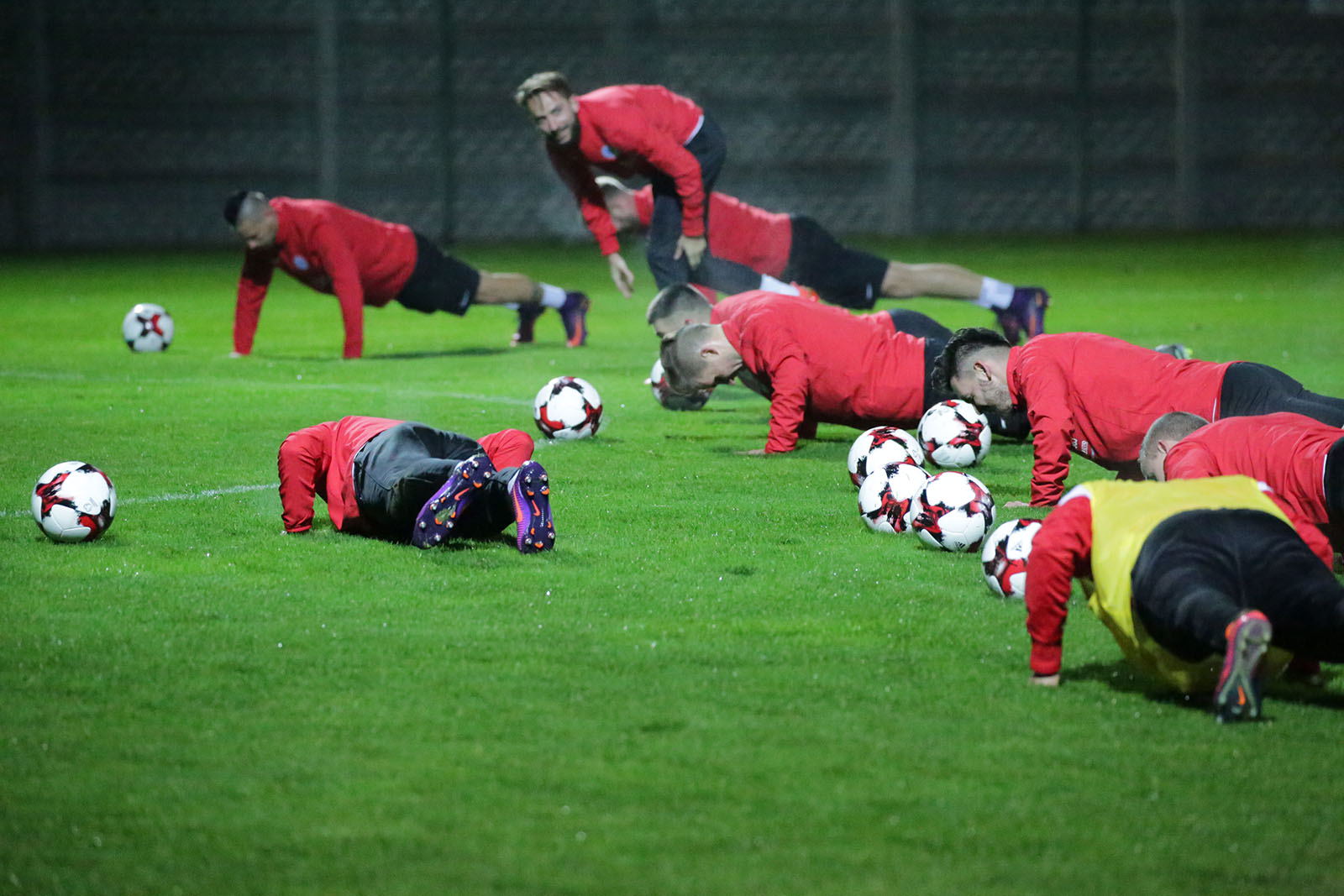 tlačovka futbal